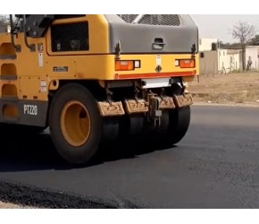 路通30吨全液压轮胎压路机，专门修复各种凹凸路面！