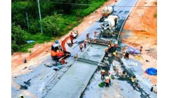 省道505线滩底分离式立交工程进入路面施工阶段