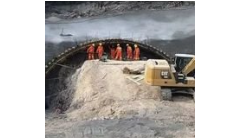 中铁十局申请护拱框架及新建隧道与废弃隧道交叉段施工方法专利，能够较佳的提升了护拱框架整体的结构强度