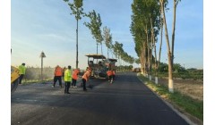 310省道新区坡头至照金公路小丘至坡头段沥青面层施工顺利完工