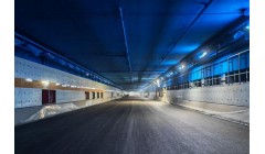 济南黄岗路黄河隧道完成下面层沥青摊铺施工