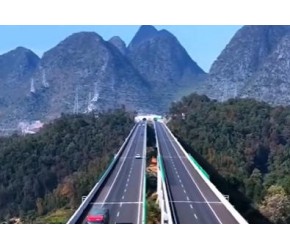 为什么我们的高速路都是沥青路面，而老美的却是​​水泥路​